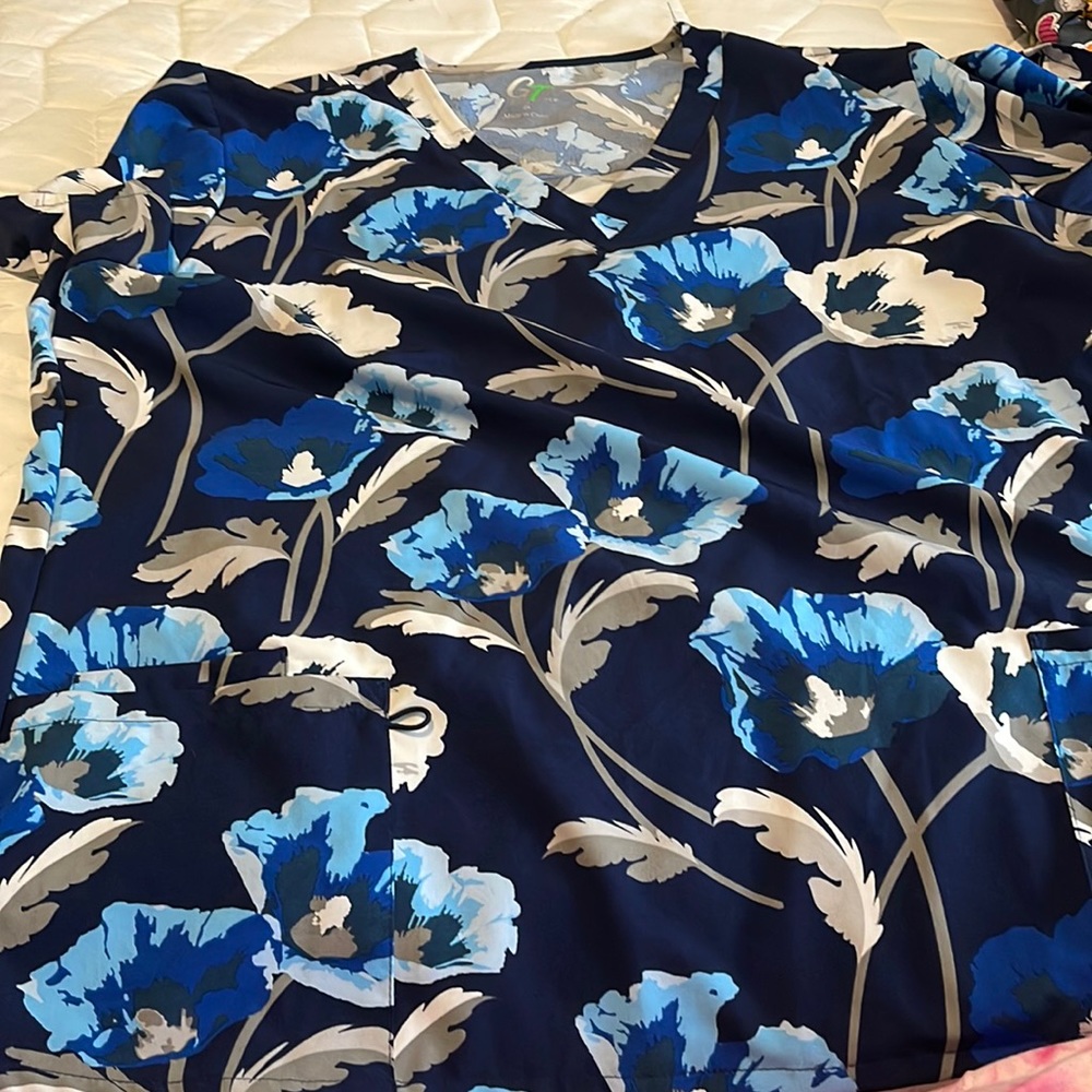 Scrub top
